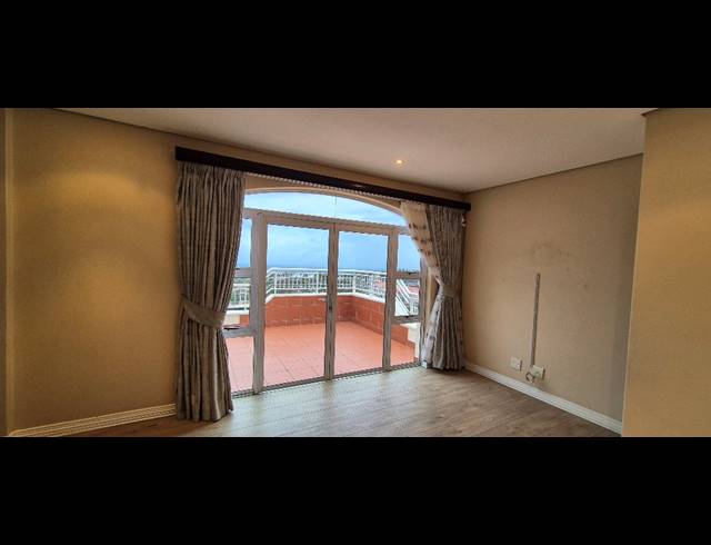 3 BEDROOM APARTMENT FOR SALE IN LA LUCIA